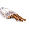 Geöffnete 200-g-Packung updög Lamm-Kausticks mit wiederverschließbarem Zipper